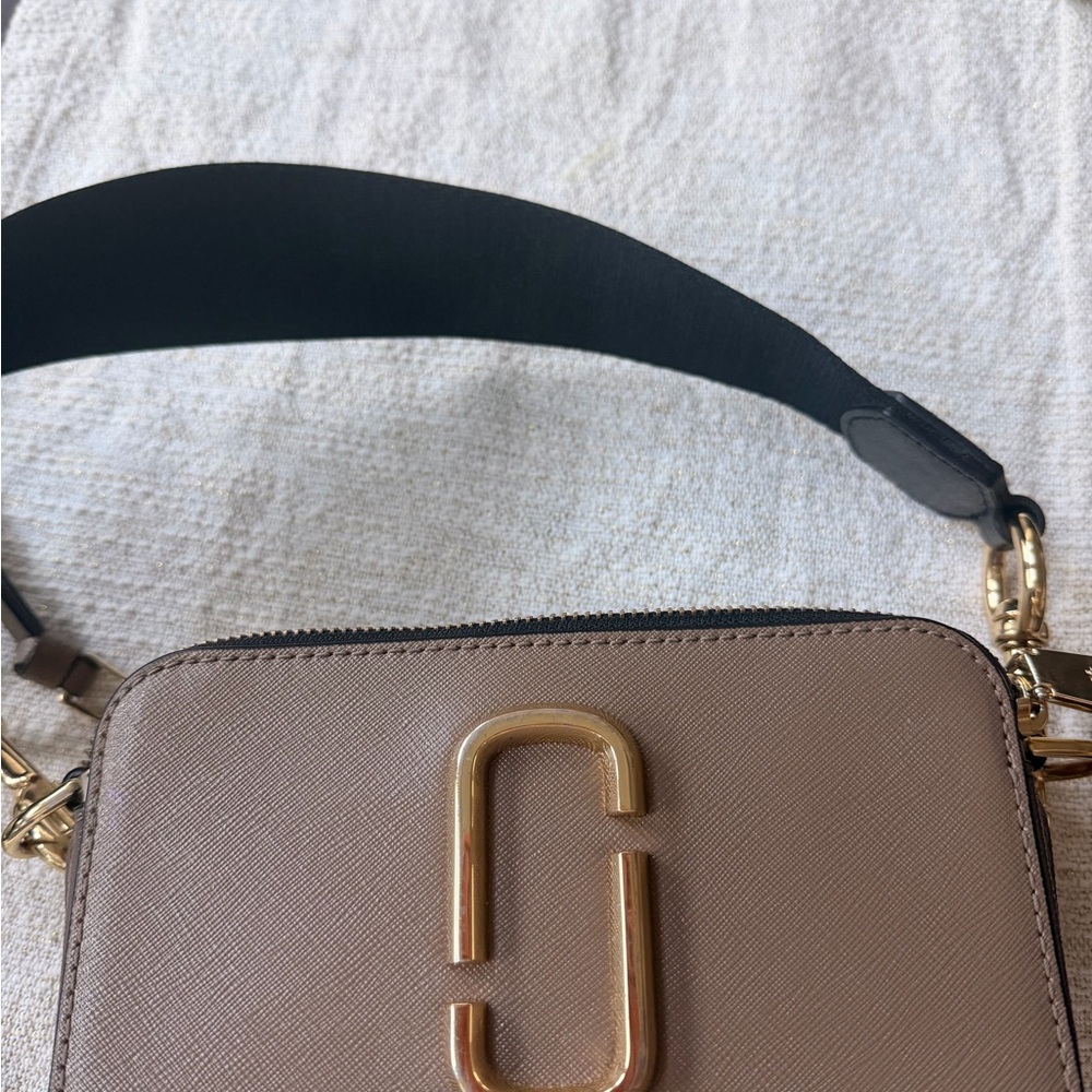 Stylish Tan Crossbody Bag 
Like new